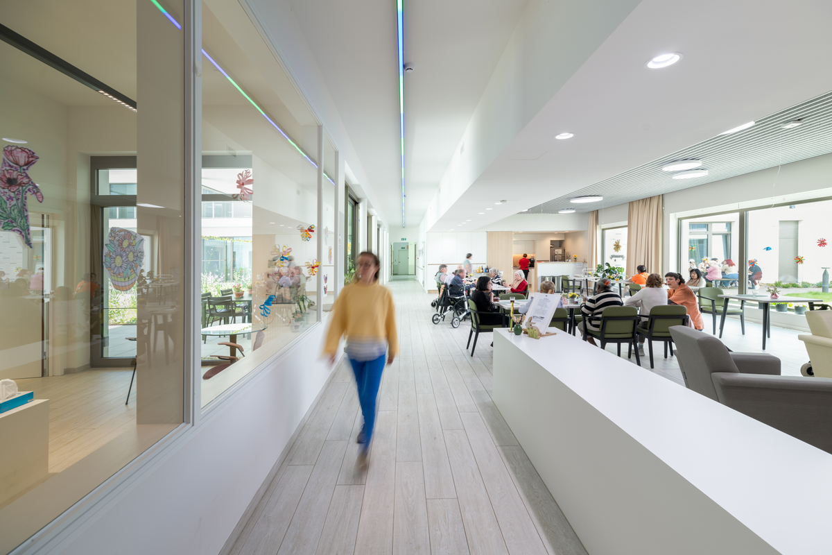 ZL 2407 HC BE 15 Mintus Carehome and Kindergarten Bruge jgpxc GW